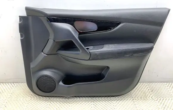 Nissan Qashqai Front door card panel trim 