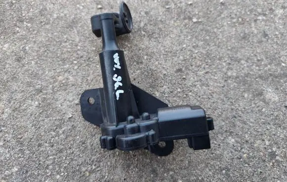 Chrysler Voyager Vent window/glass motor 4675505