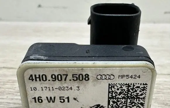 Audi A8 S8 D4 4H Acceleration sensor 4H0907508
