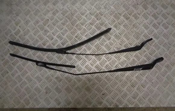 Peugeot 2008 I Front wiper blade arm 9673292080 9673291980
