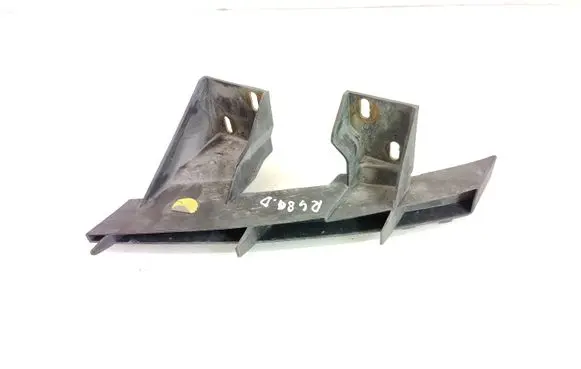 Front bumper mounting bracket