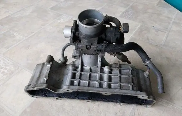 Toyota Avensis T250 Intake manifold 171110R010