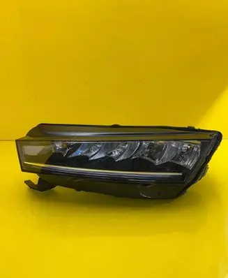 Skoda Octavia Mk3 (5E) Headlight/headlamp 5E4941015