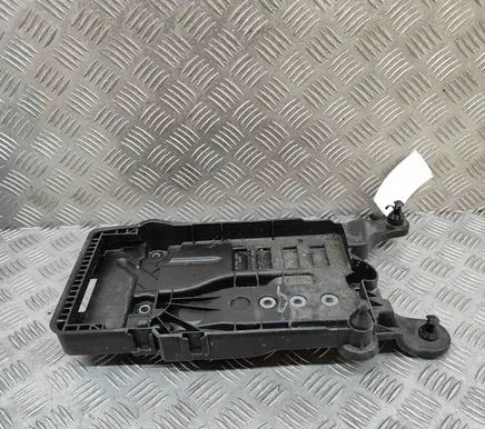 Volkswagen Taigo Battery box tray 2Q0915331