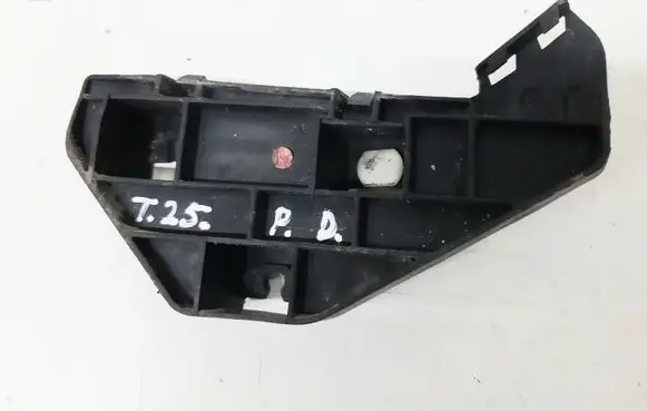 Honda CR-V Front bumper mounting bracket
