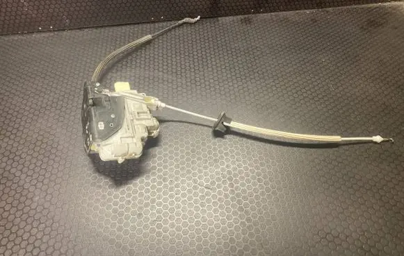 Audi Q7 4L Front door lock