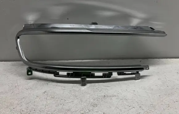 Jeep Grand Wagoneer Under headlight/headlamp trim 80207T 68504932A 68518996AA