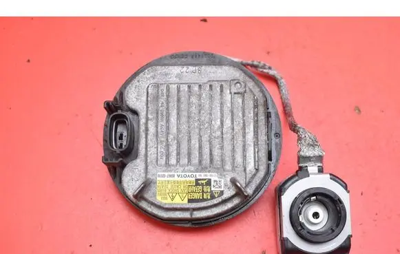 Toyota Auris 150 Voltage converter/converter module 8596702010