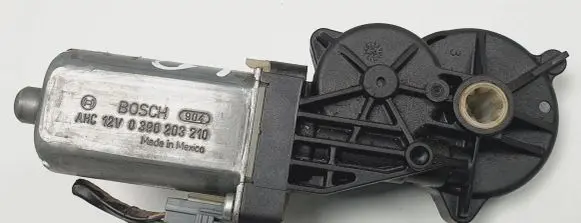 Jeep Grand Cherokee WL Seat adjustment motor 0390203210