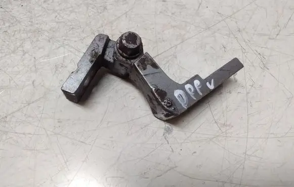Volkswagen PASSAT B5.5 Front door upper hinge