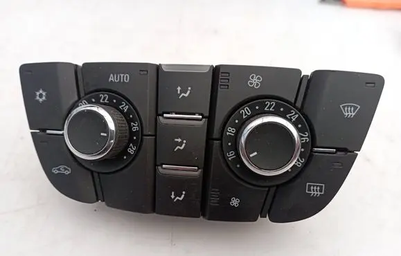 Opel Astra J Climate control unit 13435148 28395672 8140613A10093