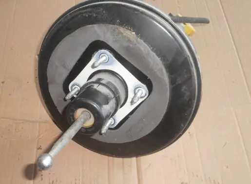 Skoda Fabia Mk2 (5J) Brake booster 6R1614105J