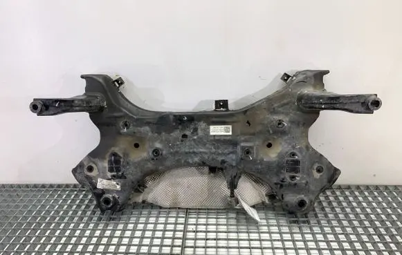 Hyundai i30 Front subframe 62401G4AA0
