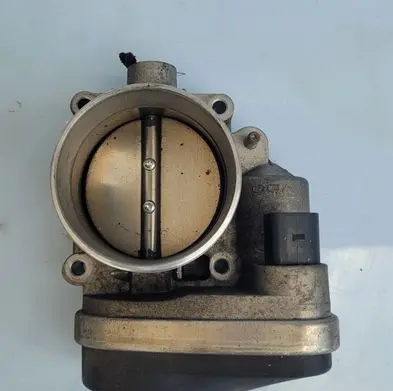 BMW 5 E60 E61 Throttle valve 7502445