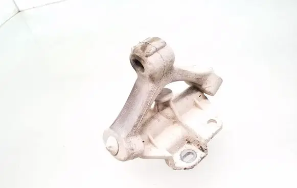 Volkswagen PASSAT B5.5 Muffler mount bracket/holder 4B0253663D 8E0253147
