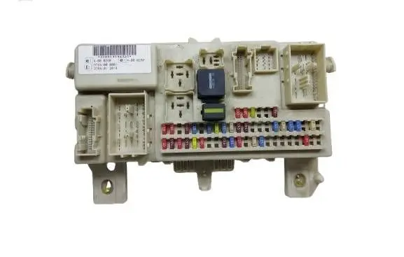 Ford Focus Fuse module 4M5T14A073AEKASAC 4M5T14A073AE