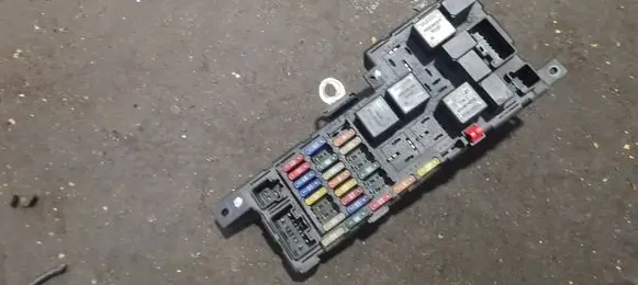 Volvo V70 Fuse box set 9452993 518322110