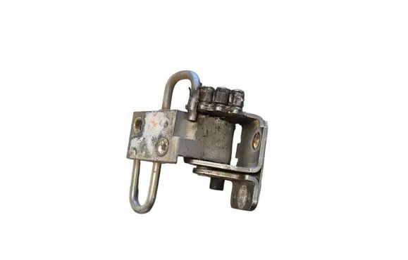 Audi A4 S4 B7 8E 8H Front door lower hinge 8E0831411B