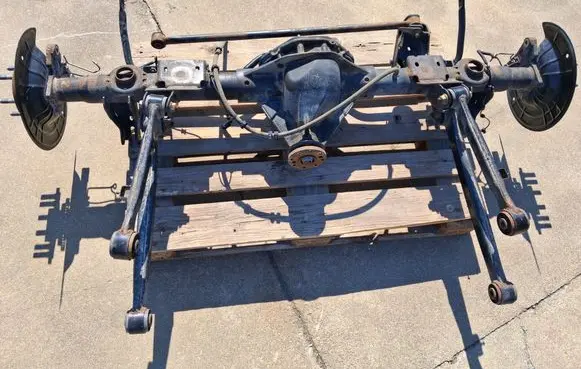 Ram 1500 Rear axle beam with reductor 68270329AD
