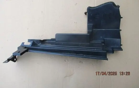 Nissan Pulsar Intercooler air guide/duct channel 628233ZN0A