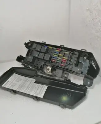 Volvo V70 Fuse module 9494211
