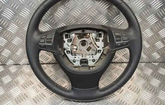 BMW 5 F10 F11 Steering wheel 6102240