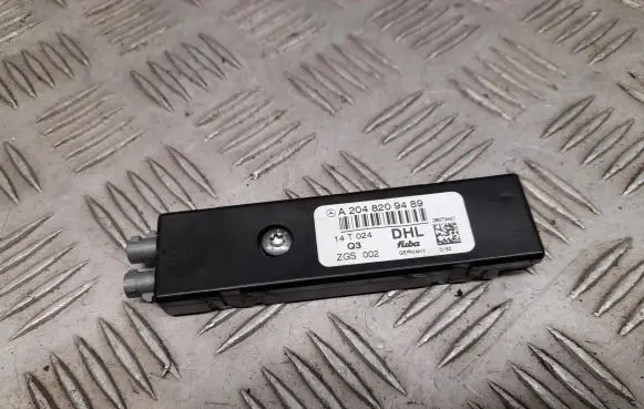 Mercedes-Benz C W204 Antenna control unit A2048209489