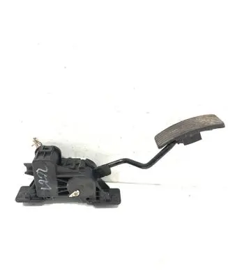 Mitsubishi Grandis Accelerator throttle pedal