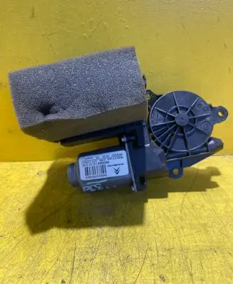 Citroen C4 I Picasso Front door window regulator motor 9682495580