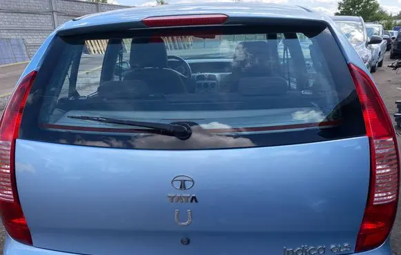 Tata Indica Vista II Truck tailgate