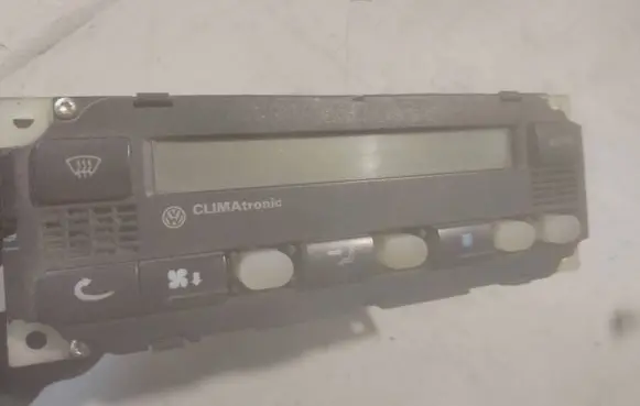 Volkswagen Golf IV Climate control unit 3B1907044B 5HB00761710