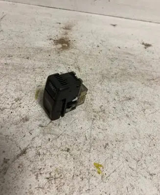Volvo S70 V70 V70 XC ESP (stability program) switch 9162953 97W45Q
