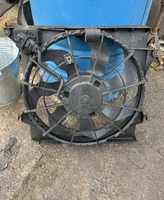 KIA Sportage Radiator cooling fan shroud