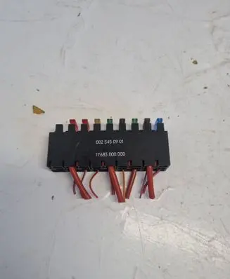 Mercedes-Benz R W251 Fuse module 0025450901 17683000000
