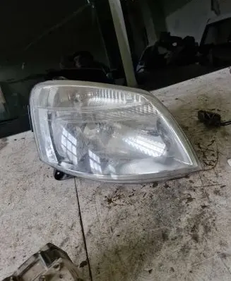 Peugeot Partner Headlight/headlamp