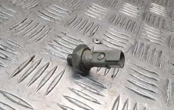 Audi A6 S6 C7 4G Oil pressure sensor 038919081P