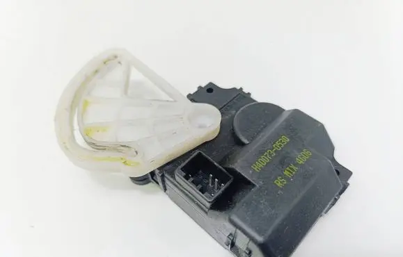 KIA Carens I Air flap motor/actuator H400730530
