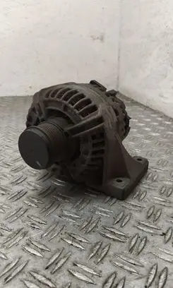 Volvo XC90 Generator/alternator 30667894 0124525060