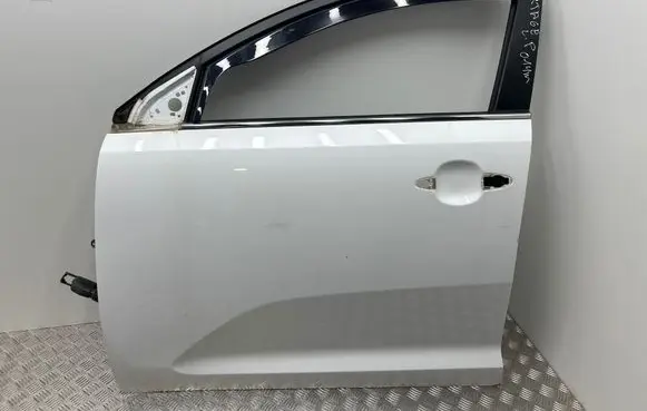 KIA Sportage Front door