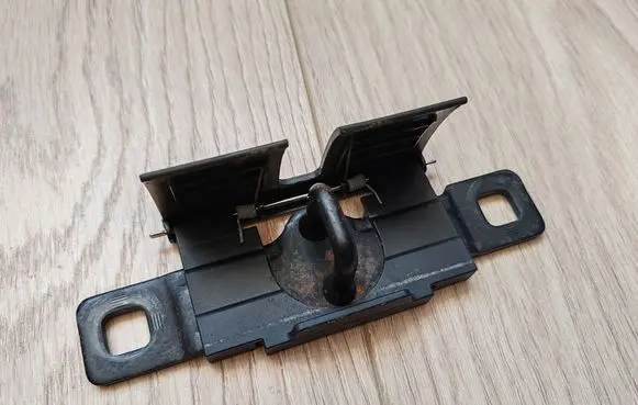 Audi A2 Loading door lock loop/hook striker 8Z0827085