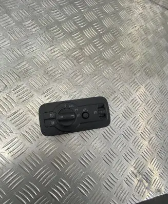 Volkswagen Touareg II Light switch 7P6941431B 748501210000 2502110247