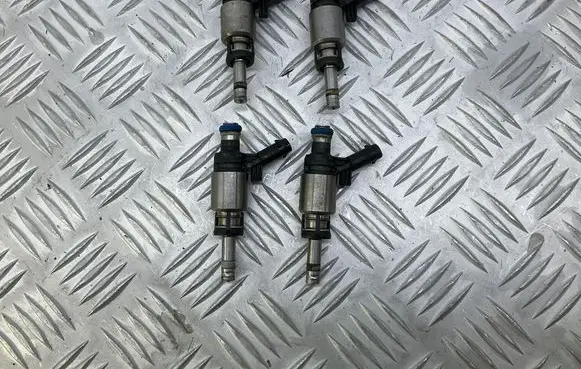 Audi A5 8T 8F Fuel injector 06H906036G