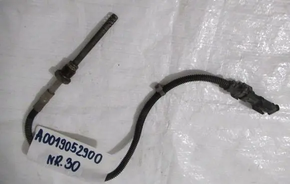 Mercedes-Benz E W212 Lambda probe sensor A0019052900