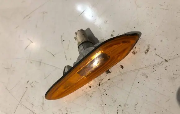 BMW 3 E46 Front fender indicator light 6911368