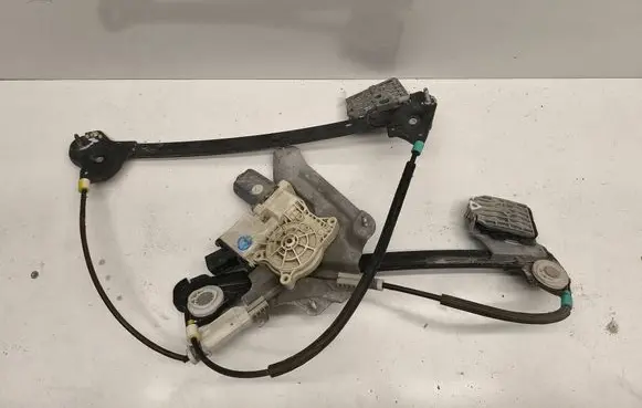 Ford Mustang V Front door window regulator motor 