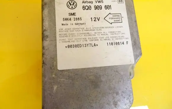 Volkswagen Golf IV Airbag control unit/module 6Q0909601