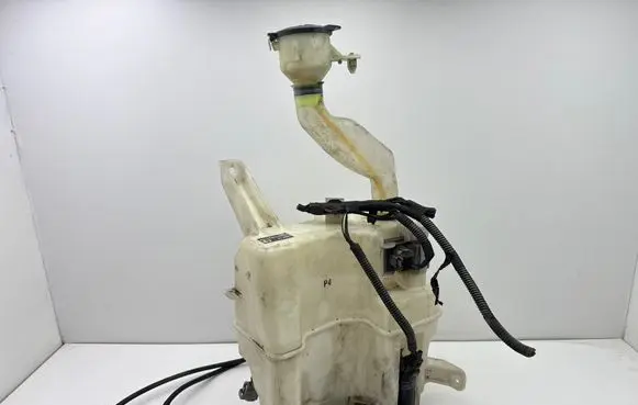Toyota Prius (XW30) Windshield washer fluid reservoir/tank HLC33093 019582