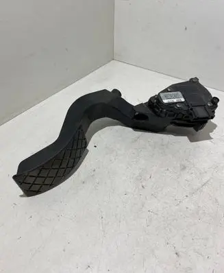 Volkswagen PASSAT B5.5 Accelerator throttle pedal 8D1721523J