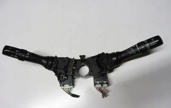 Toyota Yaris Tailgate/trunk/boot open switch 17F00117F144