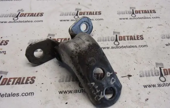 Toyota RAV 4 (XA30) Front door upper hinge